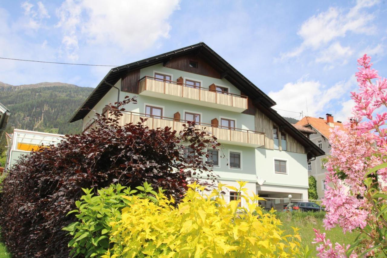 Restaurant - Cafe - Pension Hassler แบร์ก อิม เดราทาล ภายนอก รูปภาพ