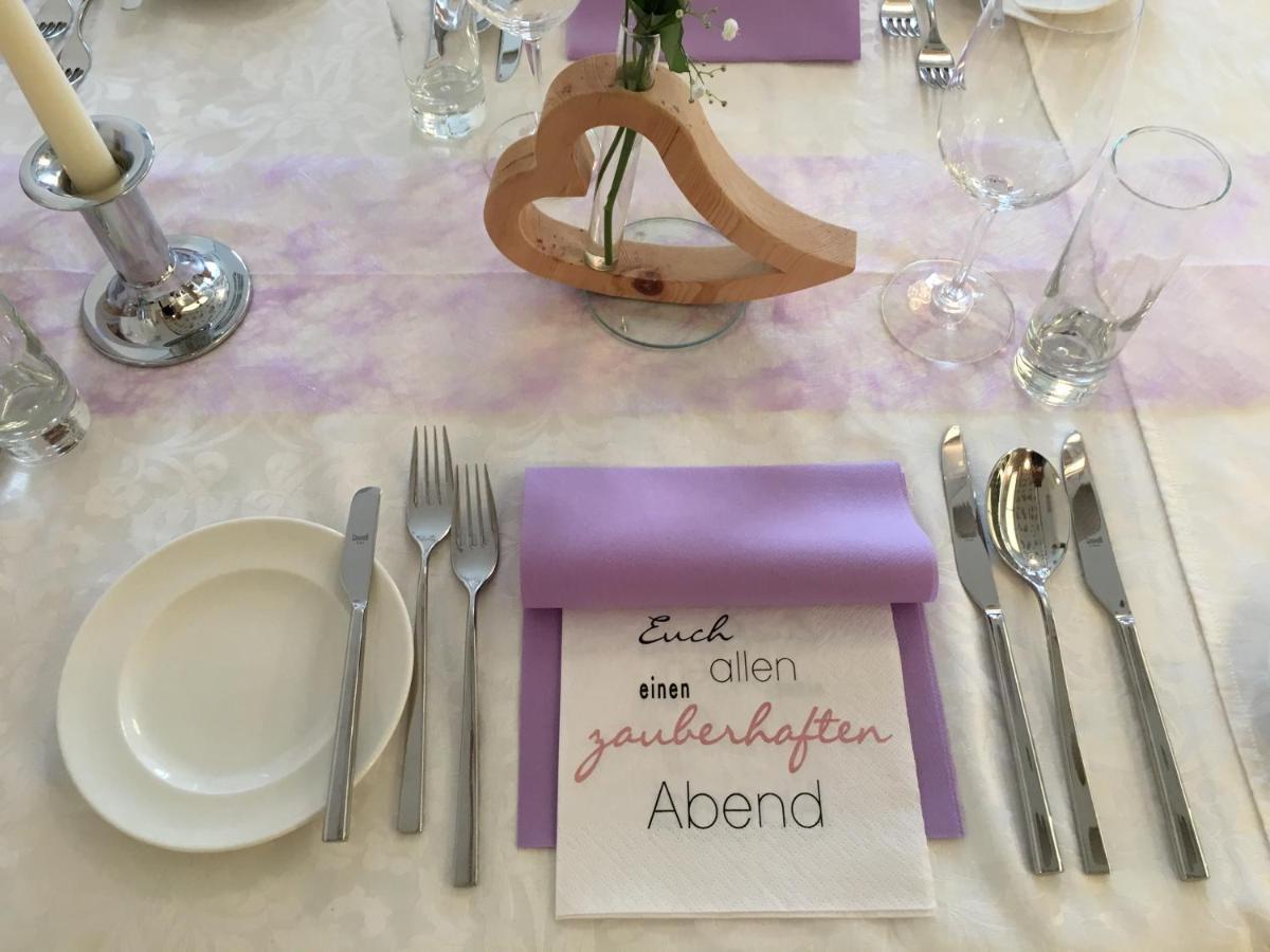 Restaurant - Cafe - Pension Hassler แบร์ก อิม เดราทาล ภายนอก รูปภาพ