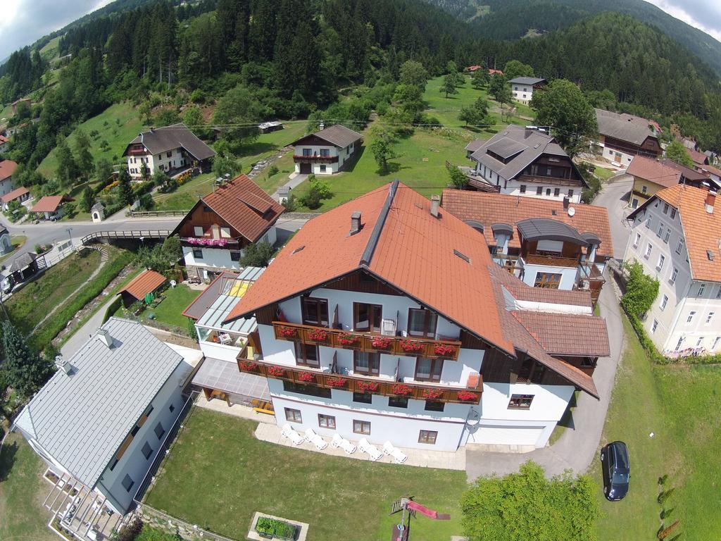 Restaurant - Cafe - Pension Hassler แบร์ก อิม เดราทาล ภายนอก รูปภาพ