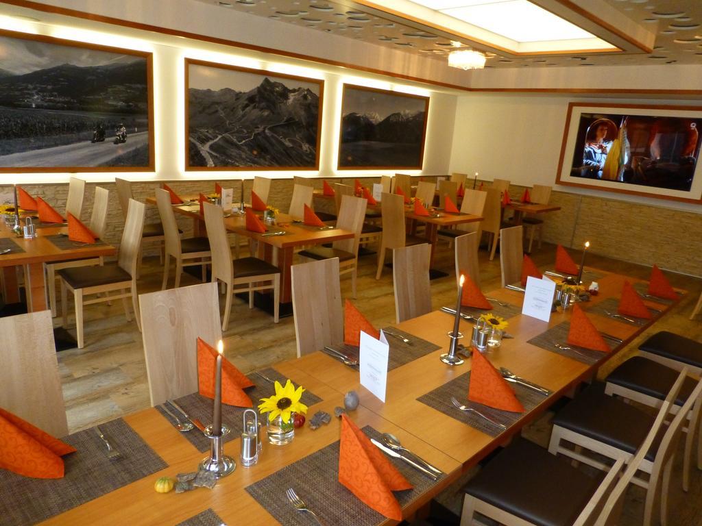 Restaurant - Cafe - Pension Hassler แบร์ก อิม เดราทาล ภายนอก รูปภาพ